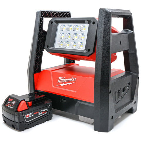 New Milwaukee 2144-20 M18 LED Compact Site Light Flood 360 degree 5.0 Ah Battery